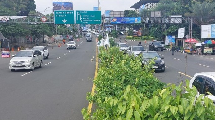 one way puncak https://beritatrend.com/satu-arah-polisi…dibuka-siang-ini/