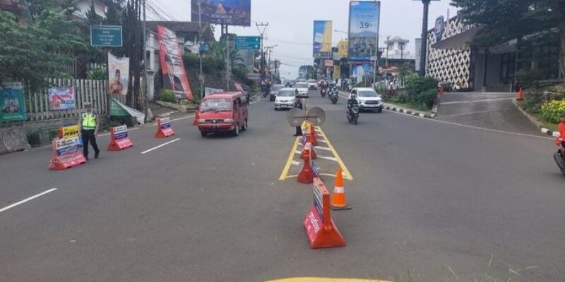 Kebijakan One Way Arah Jakarta di Jl Raya Puncak Bogor Bikin ‘Trafik Mania