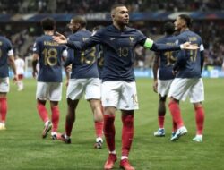 Barcelona Hadapi Tantangan Baru dengan Kedatangan Mbappe ke Madrid: Laporta Fokus Pada Pengembangan La Masia