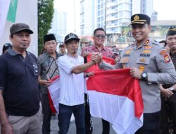 Jakarta Barat Rayakan Hari Kemerdekaan RI ke-79 dengan Pembagian 15 Ribu Bendera