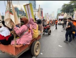 Keramaian di Jalan Gatot Subroto: Massa Bubarkan Diri Setelah Demo Hari Tani