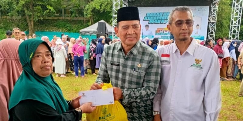 Ribuan Warga Serbu Bazar Murah Ramadan di Ciputat